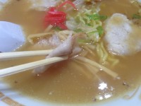 にんにくそば　スープと具