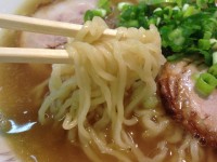 中華そば　手打ちのちぢれ麺　越前中華